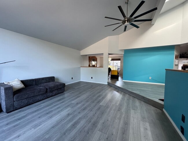 Photo - 4Bd/2.5Ba Everett Home