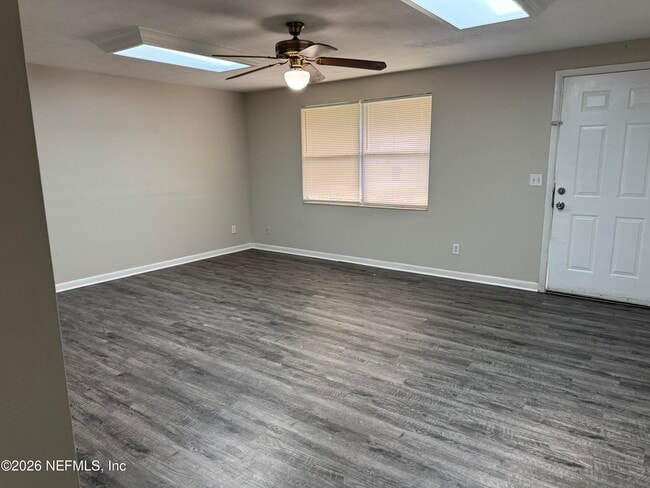 Photo - 325 Centura Dr