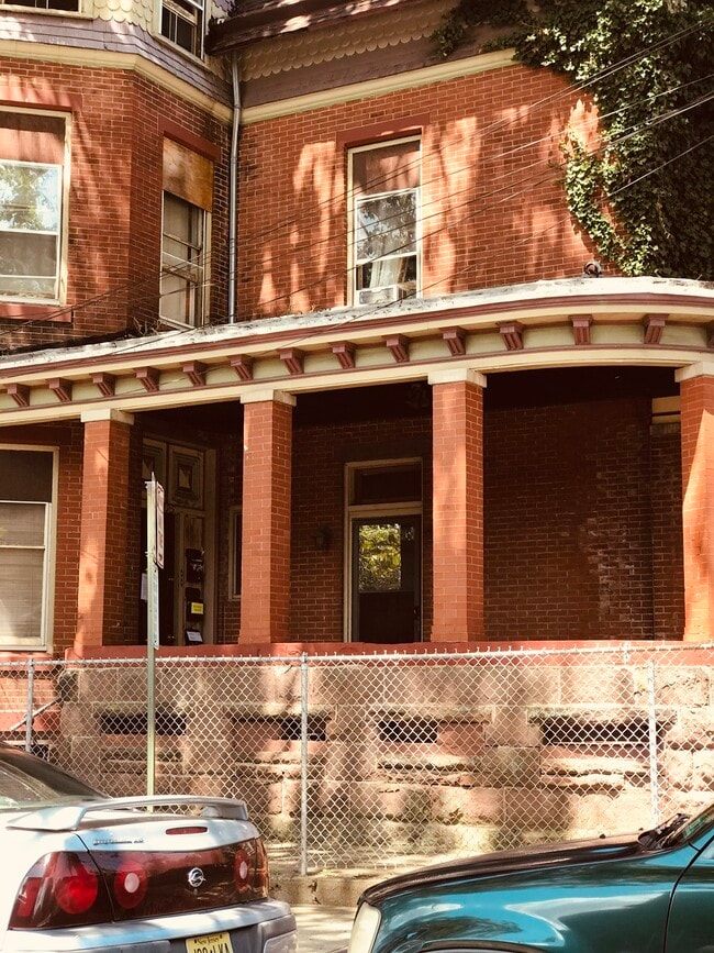 Historical Building - 235 S Clinton Ave Apartments Unit 3