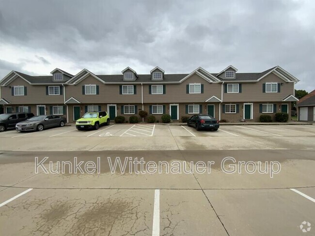 Building Photo - 704 Fountain View Dr Rental