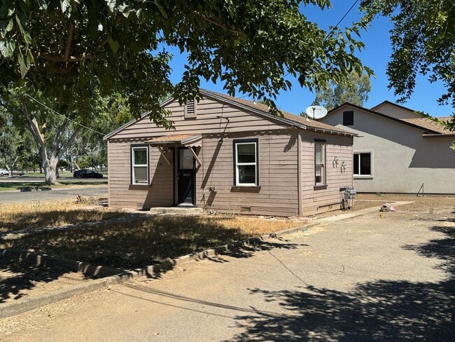 Photo - 1291 Wallis Ave