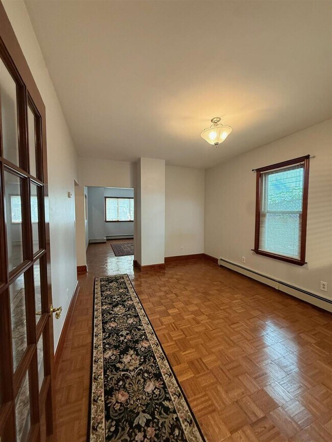 Photo - 25 Putnam St