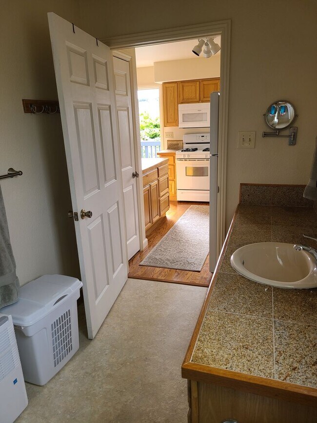 Photo - 1992 Gwin Rd Unidad 1992 Gwin Rd.