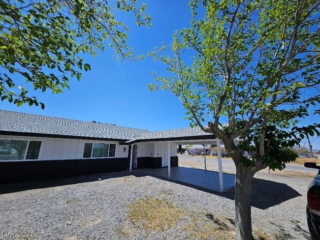 Photo - 1083 E Calvada Blvd