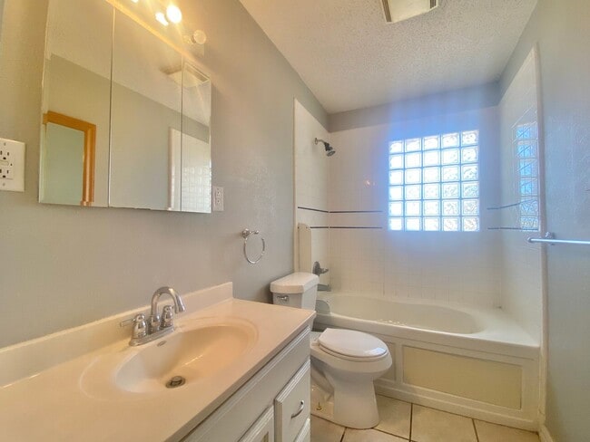 Photo - MOVE IN SPECIAL - $500 off second month's ...