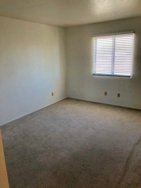 Photo - Upstairs Three Bedroom Condo ~ N. Prescott