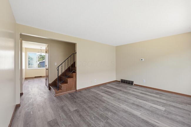 Photo - 1759 Lonsdale Rd Unidad C