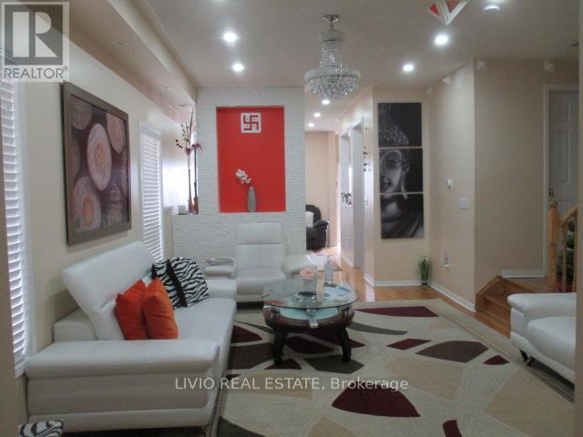 Photo - 14 Pennyroyal Crescent