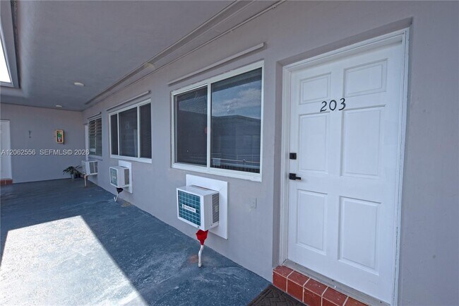 350 75th St Unit 203
