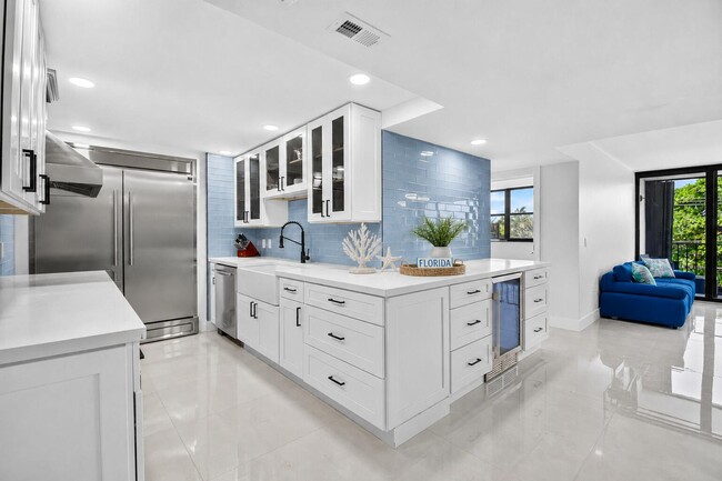 Building Photo - 5600 N Flagler Dr Unit 207