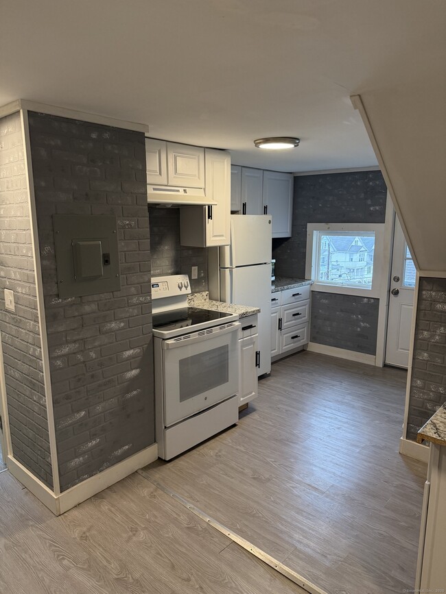 Photo - 139 Funston Ave Apartment