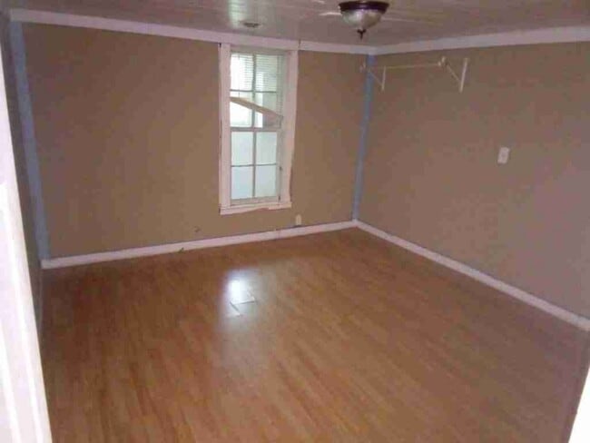 Photo - 605 Dixon Springs Hwy