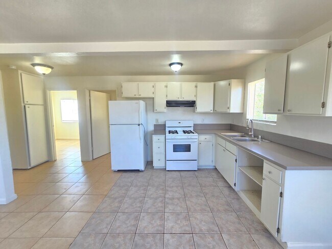Photo - 20912 83rd St Unit 20912 83rd St #C California City CA 93505