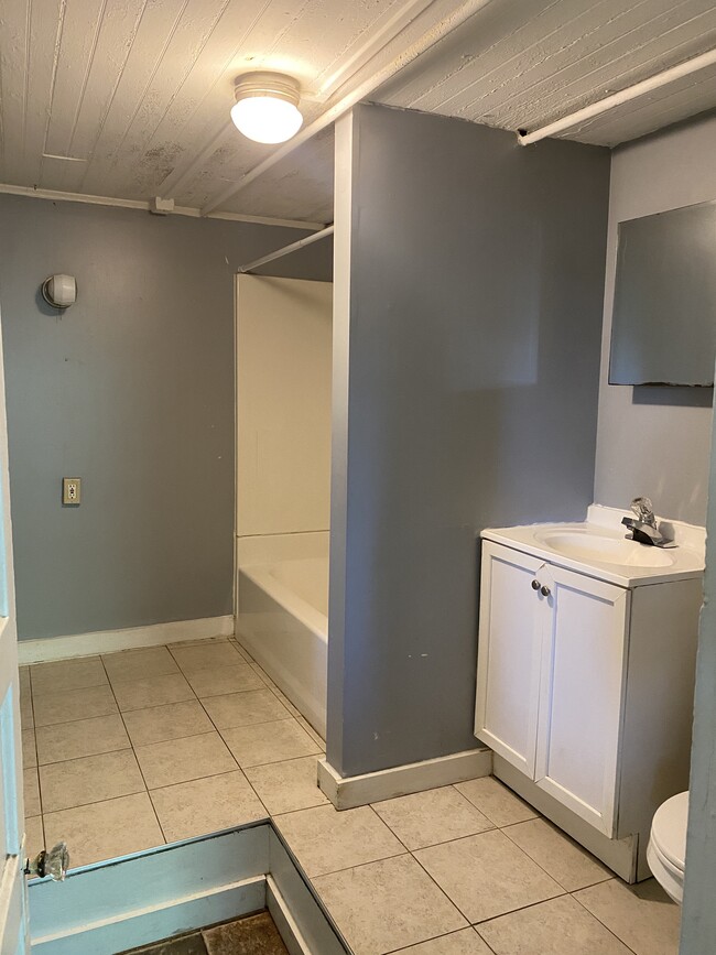 Photo - 454 Colchester Ave