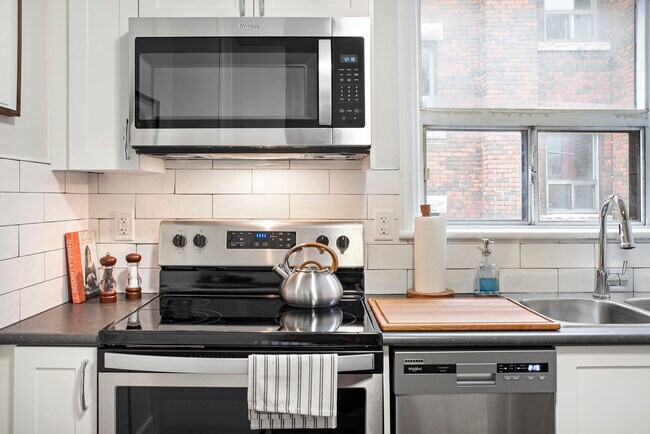 Photo - 113-123 Emerald St S