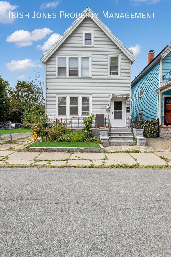 Building Photo - 84 10th St Unit Apt. 1