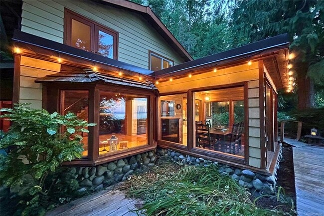 Photo - 235 Spearfish Rd