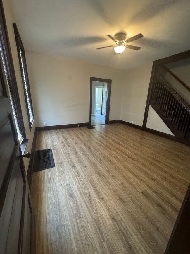 Photo - 202/204 Eaton Avenue Unit 204 Eaton Avenue