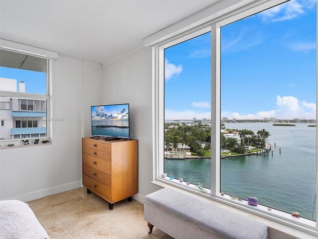 Photo - 10350 W Bay Harbor Dr