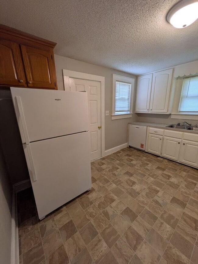 Photo - 2BD/2BA House in Hickory