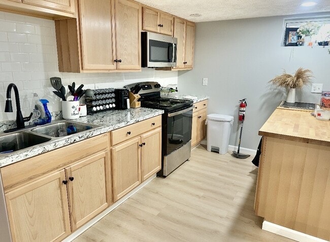 133 N Main St Unit 1