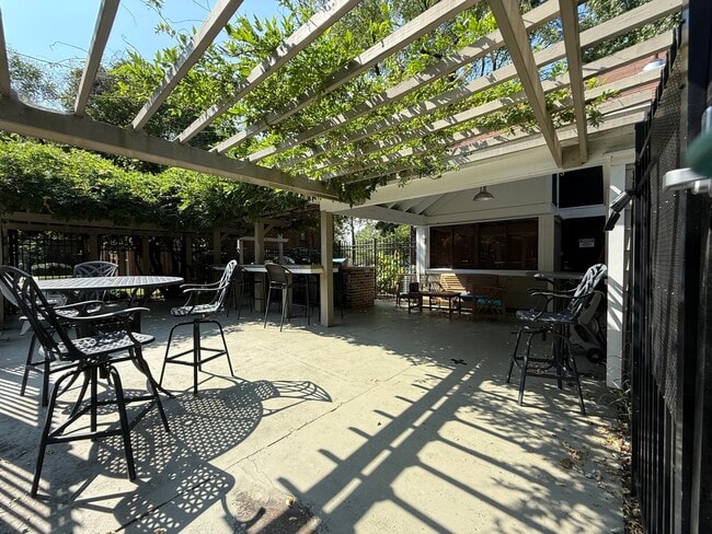 Pergola BBQ Space - 1231 Gemini Dr Unit B