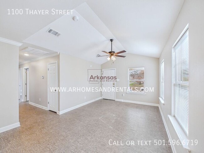 Photo - 1100 Thayer St