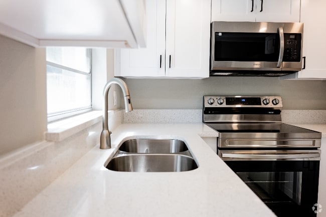 Building Photo - 2667 Rook Cv Unit 2667 Rook Cove Rental