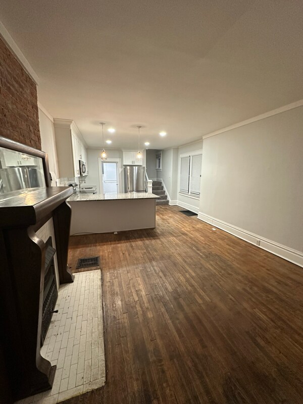 Photo - 948-950-950 S Champion Ave Unit 950