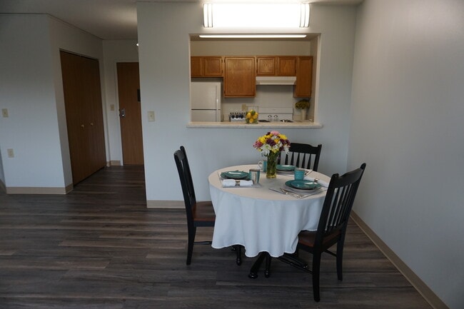 Photo - Como by the Lake Senior Apartments