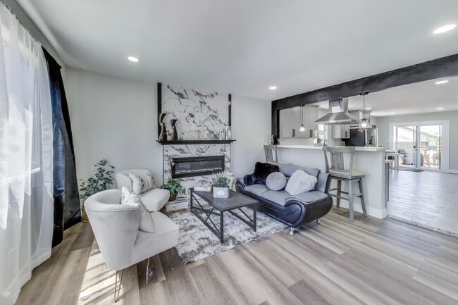 Photo - 2131 Pomona Ave