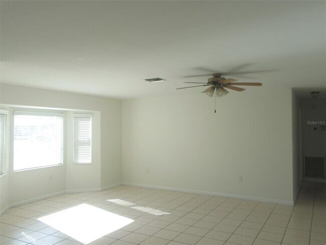 Photo - 64 Annapolis Ln