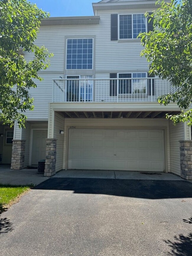 Spacious *2Bed*2Bath townhome Cottage Grov... - Spacious *2Bed*2Bath townhome Cottage Grov...