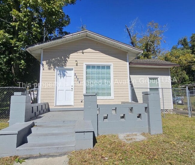 Building Photo - 2373 Broadway Ave