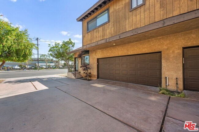 Photo - 4069 W Rosecrans Ave Unidad A Rental