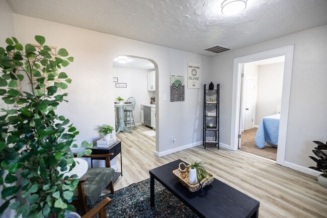 Photo - Updated 1-bedroom house available $675