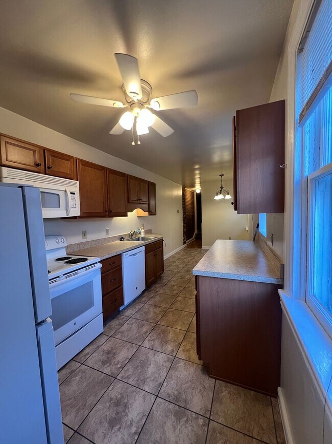 Photo - 617 N 2nd St Unit 2nd Floor