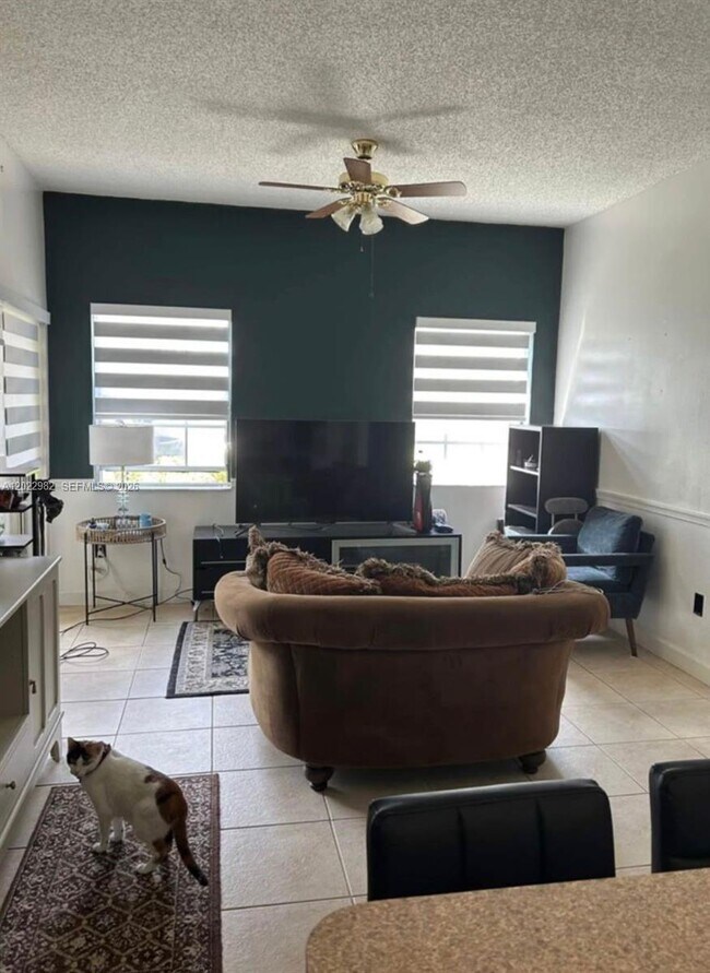 Photo - 18308 NW 68th Ave Unidad B