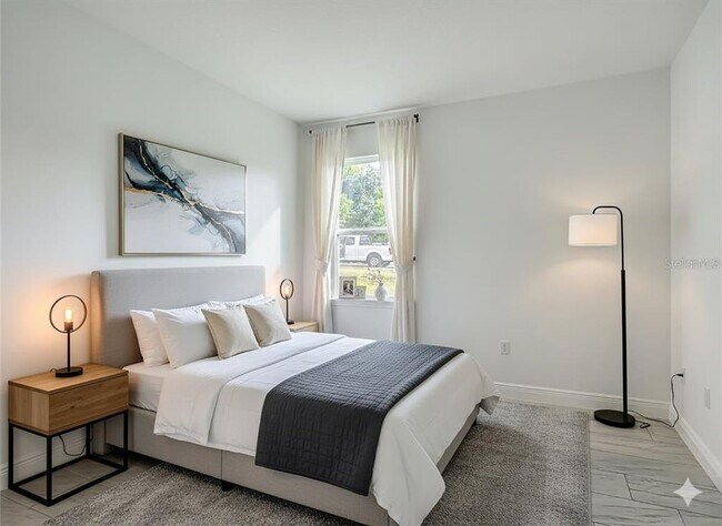 Photo - 5736 N Claremont Dr