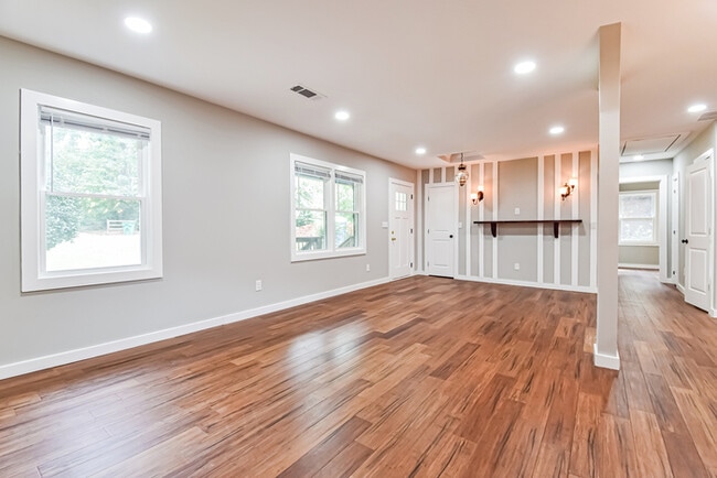 Photo - 2531 Brentwood Rd