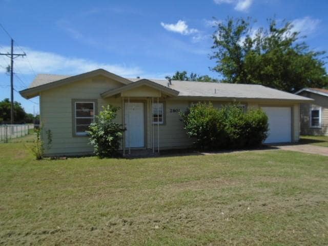 Building Photo - 2801 S 27th St