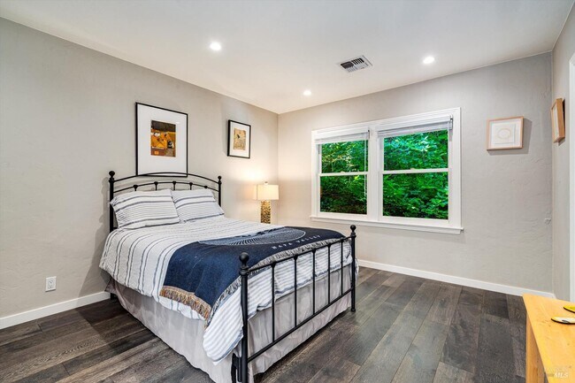 Photo - 850 Conn Valley Rd