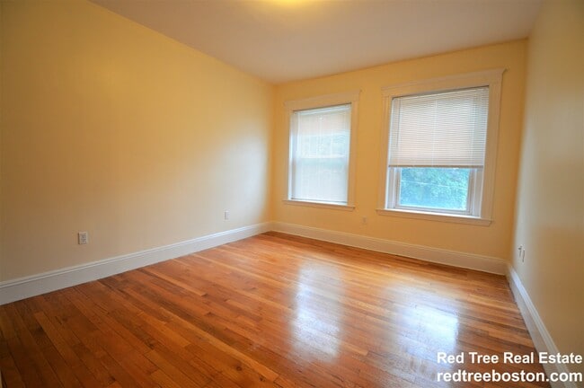 Photo - 165 Winthrop Rd