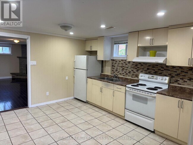 Photo - 120 Abell Dr