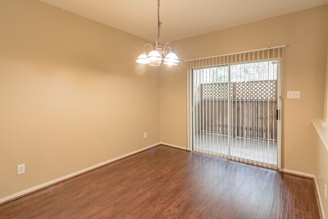 Photo - 57 Scarlet Woods Ct