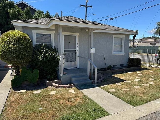 Building Photo - 25630 Lucille Ave Rental