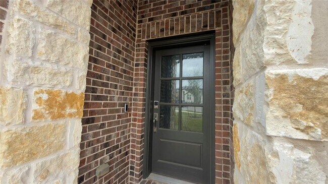 Photo - 523 Andesite Cv