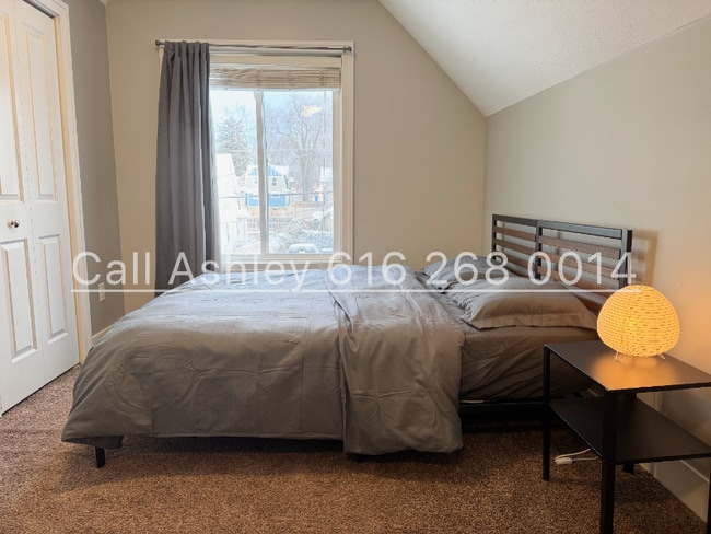 Photo - 1032 Logan St SE