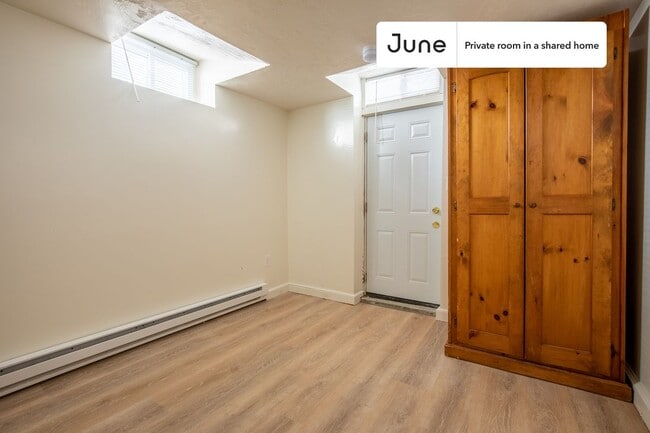 Photo - Room in Shared 5 bed/2 bath home Unit E