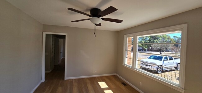 Photo - 7619 Parkview Dr